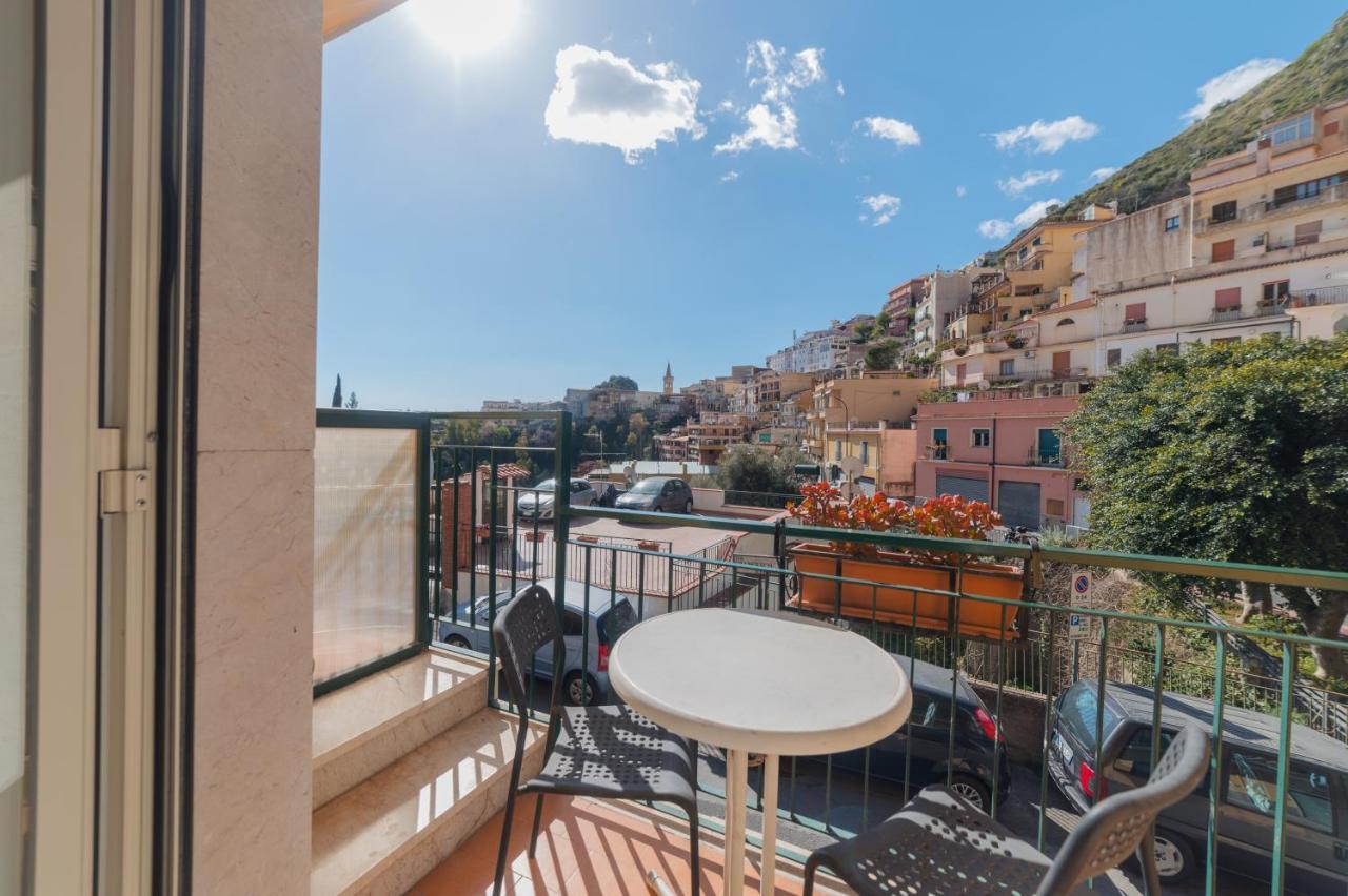 לינה וארוחת בוקר טאורמינה Fontana Vecchia מראה חיצוני תמונה